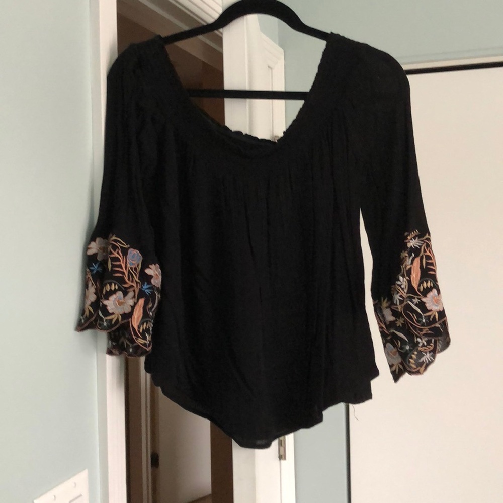 Flower accent peasant top